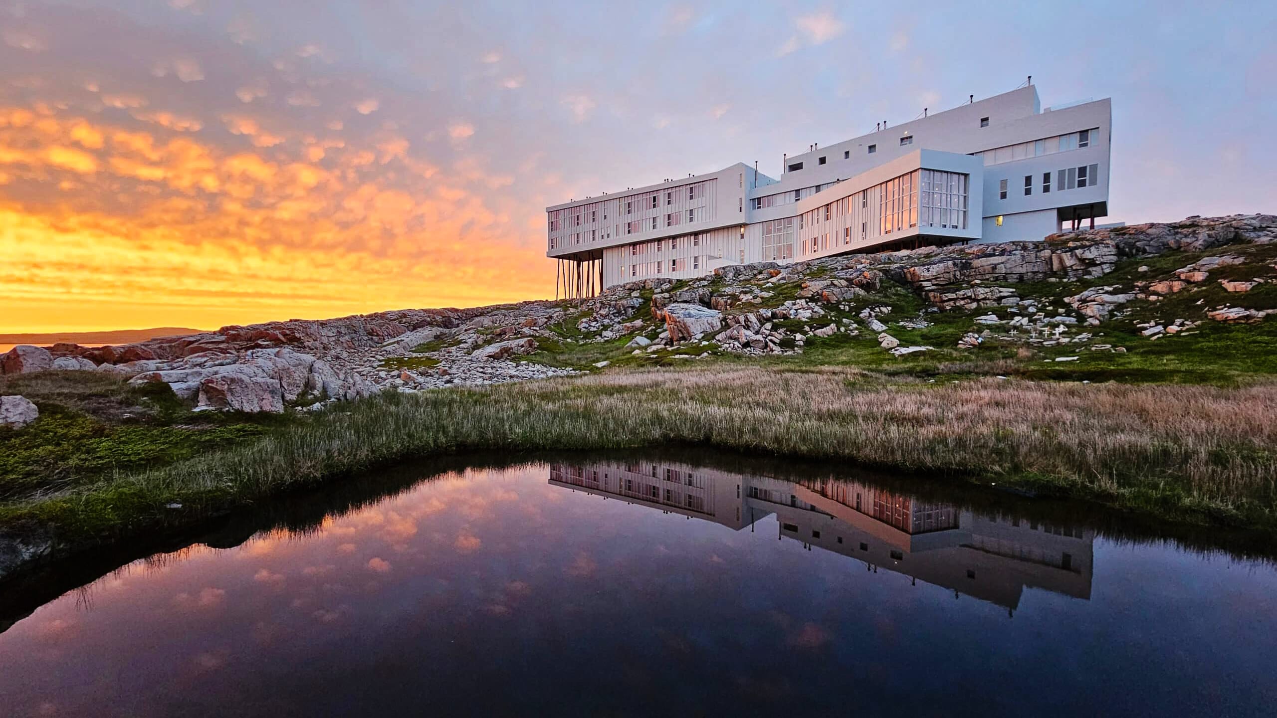 Inside the "Deadzoning" Travel Trend and Where to Unplug